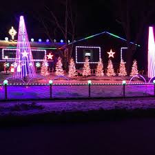 2020 the electric mile~ arcadia, ca let it shine~ chicago, il christmas in the park~ san jose, ca rudolph's light show~ houston, tx 2019 bethlehem hills christmas light park~ chesterland, oh the podium lounge~ singapore city of florence~ florence, sc… read more Christmas Light Tourists Don T Want To Miss Colony Drive Display Local News Madison Com