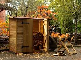 Armadio da esterno in legno porta attrezzi da giardino impermeabile 3 ripiani. Armadio Da Esterno In Legno Armadi Di Servizio Le Caratteristiche Degli Armadi Da Esterno In Legno