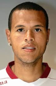 Последние твиты от fabiano porto luz (@fpluz). Luis Fabiano Luis Fabiano Clemente Footballer