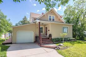 216 E Cecil Avenue Fergus Falls Mn 56537 Mls 20 17459 Ryan Hanson Homes Team Keller Williams Realty Profess Fenced In Yard Keller Williams Realty Home
