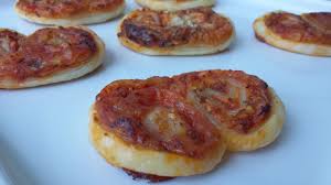 Palmiers Feuilletes Apero Facon Tarte A La Tomate Moutarde Tomate Gruyere Rape Herbes De Provence C Secrets Gourmands En 2020 Tarte Tomate Feuilletes Apero Alimentation