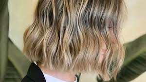 Ya sean muy finas ajustadas voluminosas despeinadas en laterales o central las trenzas combinan con todos los estilos. Cortes De Pelo Sutiles Y Bonitos Para Sanear La Melena