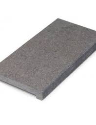Margelle De Piscine En Pierre Naturelle Granit Gris Flammee Et Brossee Votre magasin en ligne de pierre naturelle du portugal. margelle piscine granit gris flamme brosse en l avec talon
