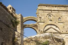 Отель vacanza alla chiesa dirutavia garibaldi 51. Reuse The Fallen Church Chiesa Diruta Reuse Italy