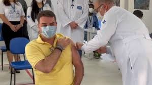 O instituto butantan importou as primeiras 6 milhões de doses da coronavac em uma colaboração com a empresa chinesa sinovac biotech. Flavio Bolsonaro Toma Vacina Contra A Covid 19 E Ironiza Obrigado Ao Negacionista Jair Bolsonaro Brasil Extra Online