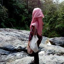 Curug alias air terjun merupakan sebuah keindahan persembahan dari alam yang bisa kita jadikan tempat main atau bahkan mencari inspirasi. Fotos Bei Air Terjun Hutan Lipur Gunung Pulai 2 4 Tipps