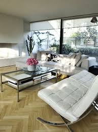 Entworfen wurde er für die weltausstellung 1929 in barcelona und wird mittlerweile als meilenstein des modernen designs gehandelt. Barcelona Chair Living Room Living Room Modern Interior Design Living Room