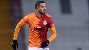 Galatasaray'ın norveçli futbolcusu omar elabdellaoui, evindeki yılbaşı kutlamasında meydana gelen havai fişek patlaması sonrası yaralandı. Wsyhpwr2q Sqem