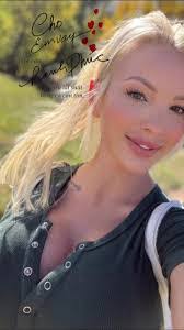 Vicki Northrop's Instagram, Twitter & Facebook