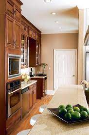 Yellow Kitchen Wall With Oak Cabinet Elegant 20 Perfect Kitchen Wall Colors With Oak Cabinets For 2019 Agam Best Interior Dapur Kabinet Dapur Warna Cat Dapur