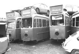 Wij zijn zeer goed bereikbaar met het openbaar vervoer. Pin Op Amsterdamse Trams