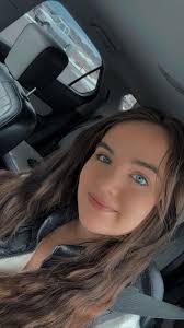 Delete if now allowed but I really need some friends especially ones that  love halloween and fall I'm 21 and would love to get to know a wide variety  of people around