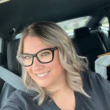 I'm so excited and happy for these two ❤️ Grant and Juliana are both so  deserving of love and each other, and it warms my heart to see them  together so happy.