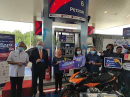 Hakikatnya minyak petrol asas adalah sama sahaja. Peraduan Fuel Penuh Gaya Mydebit Je Dengan Kad Atm Anda Tawar Hadiah Kawasaki Z250 Abs Modenas Pulsar Ns200 Abs