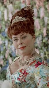 She grinds my gears but she's a good "villain" I want her to be exposed for  all mud she slings but she sure does make everything juicy 😂 It's funny  though because