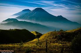 Gambar mewarnai pemandangan gunung dan sawah. Wallpaper Pemandangan Gunung A Photo On Flickriver