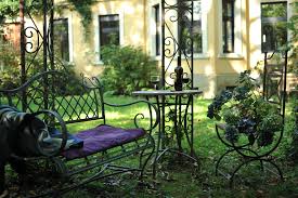 Gartenmoebel online kaufen xxxlutzde von tischen ueber stuehlen bis zu sesselauflagen moderner stil ueber 1100 artikel bestellen sie jetzt online. Metallbank Yves Dunkelgrau T 50 Cm B 115 Cm H 101 Cm Gunstig Bestellen