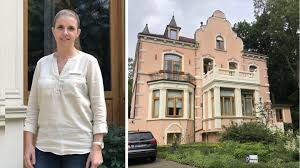 Es war schön, mal wieder länger zu hause zu sein, aber es ist gut, dass ich jetzt wieder bei mir. Hospiz Arbeit In Zeiten Von Corona Jetzt Stehen Wir Da Und Durfen Nicht Mal Die Hand Geben Stern De