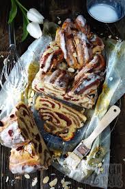Hefezopf Mit Nussfullung Und Cranberry Marzipan Zungenzirkus Nusszopf Rezept Hefezopf Lebensmittel Essen