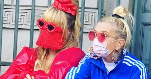 Like miss kate cuttables facebook page. Le Ragazze Di Porta Venezia Cercano Sorelle Anche Con Mascherina Peopleforplanet