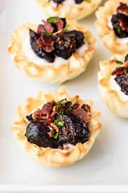 Voici un petit récapitulatif de trente recettes avec des figues que vous pourrez trouver sur le blog regroupant essentiellement des recettes de dessert. Amuse Bouche Avec Figues Fraiches Recettes Faciles Et Express