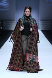 Bagi kamu yang masih kebingungan mencari desain baju etnik, berikut beberapa desain inspirasi baju etnik … Design Baju Etnik Gejorasain