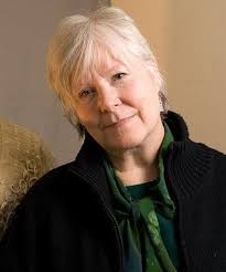 Laura Crow, Costumes