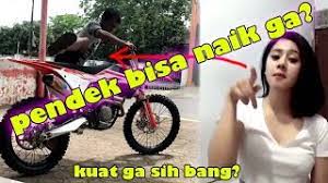 Mimpi apa pria yang naik mobil mewah ini, sampai melakukan hal. Bisakah Tubuh Pendek 160cm Naik Trail Ktm 250cc Youtube