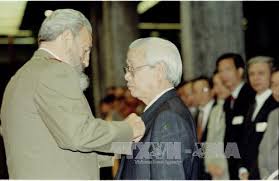 Đến nơi, ông mới vỡ lẽ ra rằng ông kiệt mới đọc xong cuốn hồi ký trần quang cơ, và muốn hỏi nhà báo huỳnh phan: Dáº¥u áº¥n Vo VÄƒn Kiá»‡t Baotintuc Vn