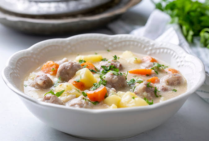 Meatballs in Egg-Lemon Sauce