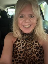 Hi, I'm Kendal, based in NW Dallas, looking to connect with others and have  a great time. I'm a proud parent of two grown daughters.