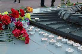 Обычно 22 июня отменяются все увеселительные мероприятия и телепередачи, жители страны традиционно чтят память о тяжелом событии минутой молчания. 22 Iyunya 2020 Kakoj Segodnya Prazdnik Imeniny Korrespondent Net