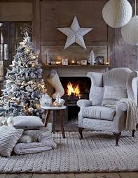 Decoration De Noel Originale 40 Idees En Argent Gris Et Blanc White Christmas Tree Decorations Christmas Living Rooms Winter Living Room