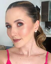 Jennifer Arango Makeup artist & hairstyle