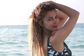 Lora is the best support for kpn's internet of things. Lora A Vorbit Despre Trecutul SÄƒu Am Avut O AdolescenÈ›Äƒ ZbuciumatÄƒ Fugeam De AcasÄƒ Romanesti Vedete Unica Ro