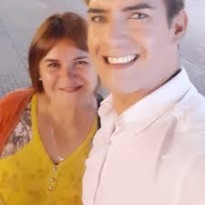 Y pasó el tiempo y los recuerdos siguen latentes Maa Piko oimo'ata que un  mitã'i que vivió en aquel rincón del Paraguay podría llegar tan lejos El  camino nunca fue fácil ,