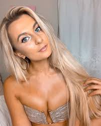 Brianna Nicole - Free pics, galleries & more at Babepedia