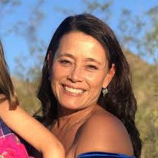 Looking for a custom birthday cake maker