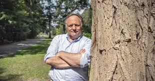 Marc, je zetelt in de veiligheidsraad. Police Open Investigation After Threats Against Marc Van Ranst Web24 News