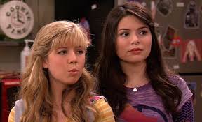 Here's where to watch the icarly reboot online for free and how to stream the 2021 revival show on paramount+ plus with miranda cosgrove. How Old Is Carly Supposed To Be In Icarly