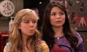 Back in december 2020, cosgrove was one of the first members confirmed to return to the show. Who Is Harper In The Icarly Revival She S Replacing Sam As Carly S Bestie