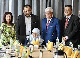 Habibie di allahyarham yang mulia b.j. Kkmm Album Kunjungan Yab Timbalan Perdana Menteri Ke Cybersecurity Di Menara Cyber Axis Cyberjaya Selangor Pada 30 Ogos 2019 Image Kunjungan Yab Timbalan Perdana Menteri Ke Cybersecurity Di Menara