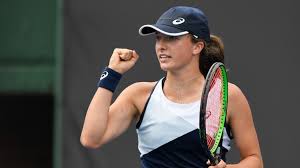 She's 19 years old and didn't lose a set in the tournament and never lost more than five games in each match. French Open Iga Swiatek Pokonala W 1 Rundzie Markete Vondrousova Polsat Sport