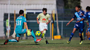 Y giovanni reyna, jugador estadounidense de 18 años de edad del. Pulisic Lainez And The Top Five Teenage Stars To Watch From Concacaf Goal Com