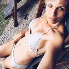 Denis dumas mandó al frente a campi con una intimidad por demás extraña. Tremenda El Destape Hot De Denise Dumas Que Sorprendio A Todos Esperando El Verano