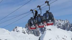 Via funivia, 34 23032 bormio (so). Monte Bianco Guasto Alla Funivia In Sedici Bloccati A 3800 Metri Di Altezza La Repubblica