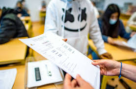 Ab heute sind große ferien in ganz deutschland. Neues Schuljahr In Baden Wurttemberg Land Plant Mit Bis Zu 30 000 Corona Helfer Fur Schulen Baden Wurttemberg Stuttgarter Zeitung
