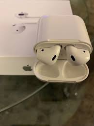 Buy now with free engraving at apple.com. Apple Airpods With Charging Case White Mmef2am A Airpod 1st Gen Bootleg 1 1 Rep 888462858410 Ebay Apple Best Headphones Ebay