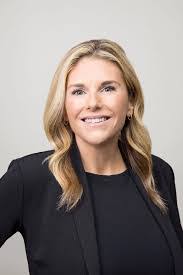 Stephanie Cain's Instagram, Twitter & Facebook