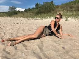 Joanna moro wstawiła na instagram zdjęcie, na którym wypoczywa razem z rodziną i pozuje topless. Joanna Moro Prezy Sie Na Wakacjach Sexy Instagram Plejada Pl